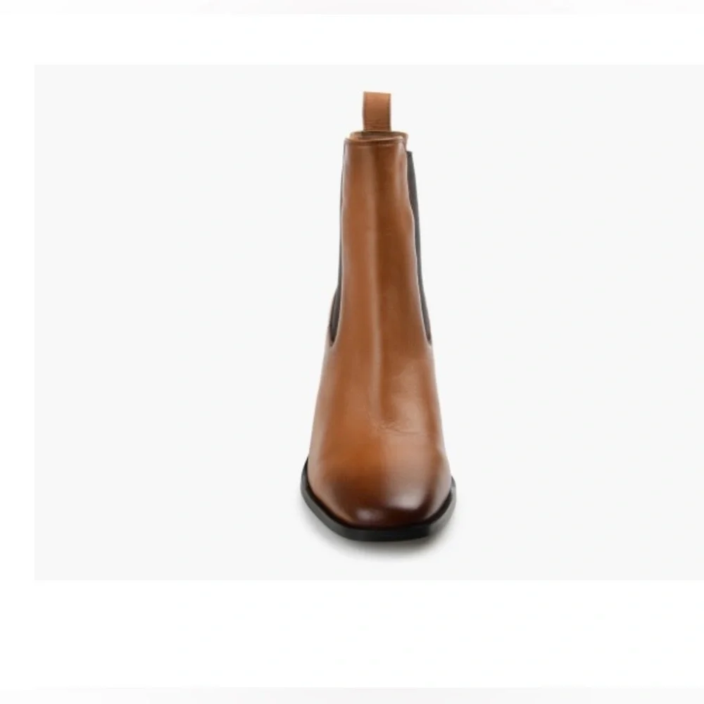 Journee Signature Rowann Chelsea Boot